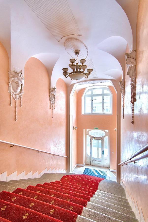 Bear Fountain Residence براغ المظهر الخارجي الصورة